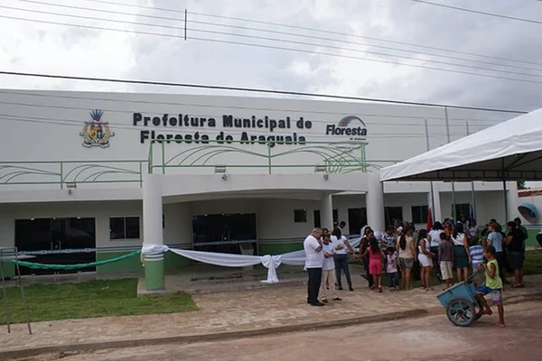 Prefeitura de Floresta do Araguaia (PA) abre 292 vagas