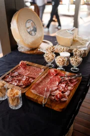 Buffet servido aos convidados