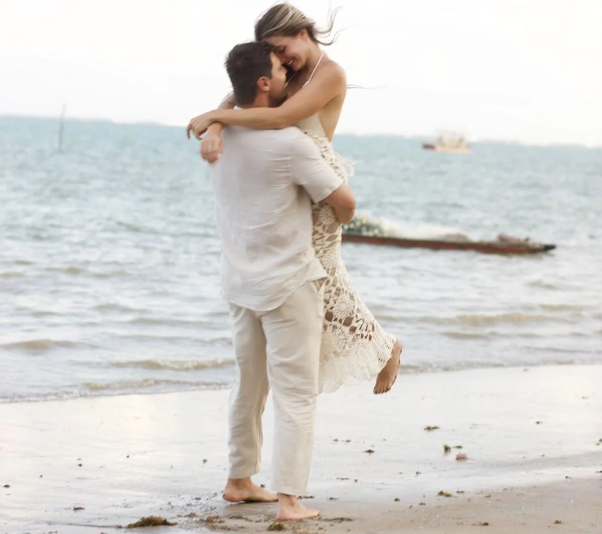 André Bankoff e Carol Reali são clicados após pedido de casamento André Bankoff e Carol Reali são clicados após pedido de casamento