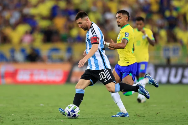 Foto colorida de Lionel Messi, da Seleção Argentina - Metrópoles