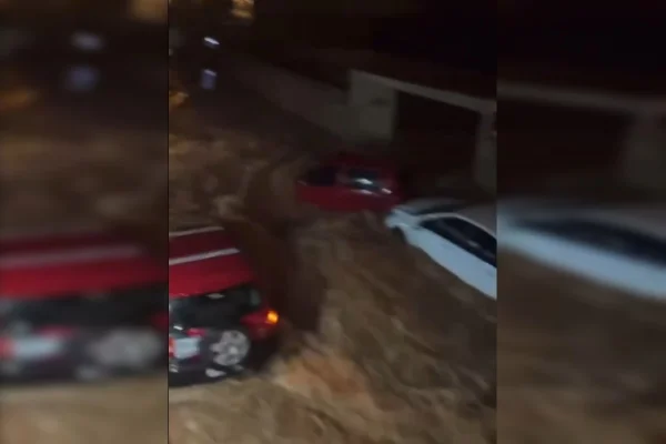 Imagem colorida de enchente no Piauí - Metrópoles
