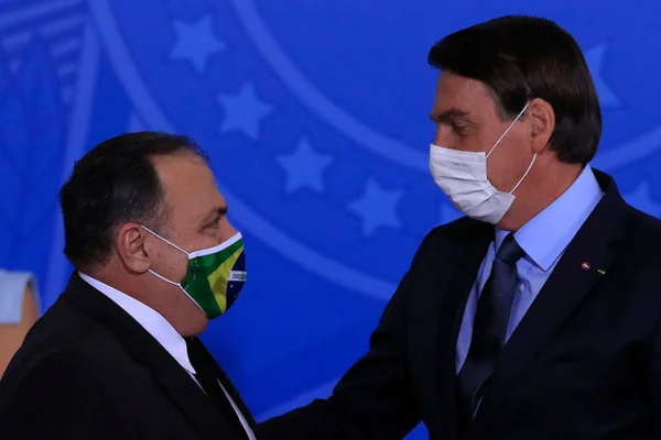 Ministro da saúde Eduardo Pazuello no governo bolsonaro