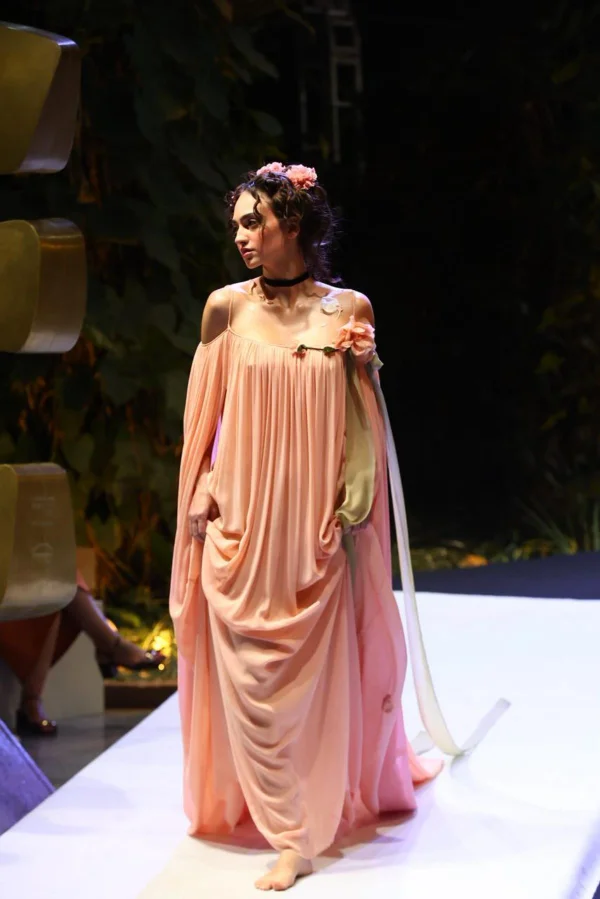 Ellen Milgrau é confirmada na passarela do Metrópoles Catwalk; conheça - destaque galeria