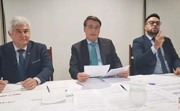 Após Cúpula do Clima, Bolsonaro faz live de quinta-feira