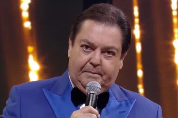 Faustão manda indireta para Sônia Abrão após fala sobre casamento