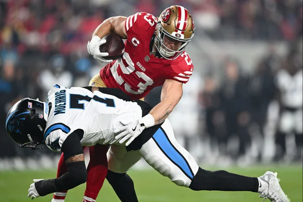 Jogador da NFL é suspenso por socar partes íntimas de adversário