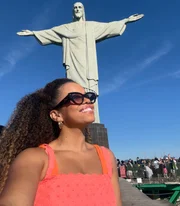 Jeniffer Nascimento posa durante passeio no Cristo Redentor Jeniffer Nascimento posa durante passeio no Cristo Redentor