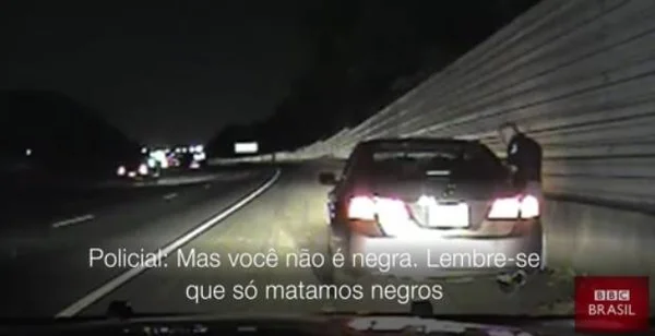 Policial é flagrado dizendo à mulher que eles “só matam negros”
