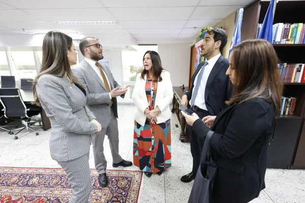 Bolsonaristas com o ministro Jorge Messias, da AGU