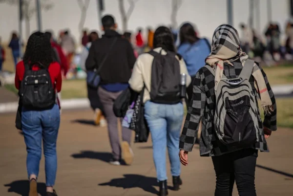 Frio chega ao DF e temperatura despenca para 16°C neste sábado