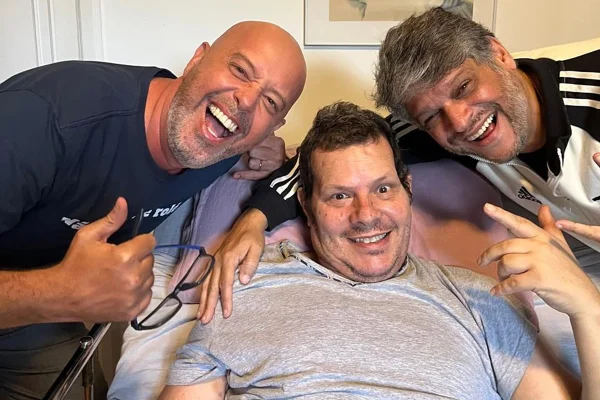 Alex Escobar fala sobre recuperação de Toni Platão após AVC - Metrópoles