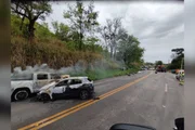 Batida na MG-050 envolveu duas caminhonetes e dois carros Batida na MG-050 envolveu duas caminhonetes e dois carros