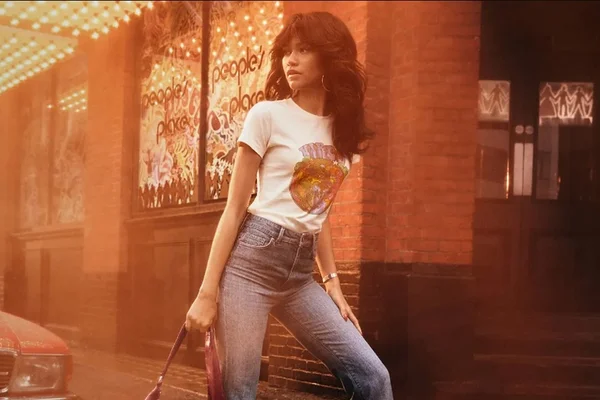 E-commerce da Tommy Hilfiger chega ao Brasil com pegada retrô. Confira