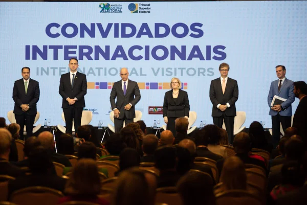 TSE recebe convidados internacionais para eleições de 2022
