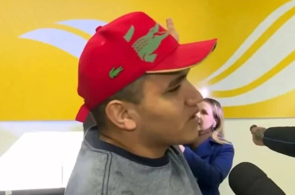 Vídeo: passageiro que perdeu voo da VoePass dá entrevista emocionado