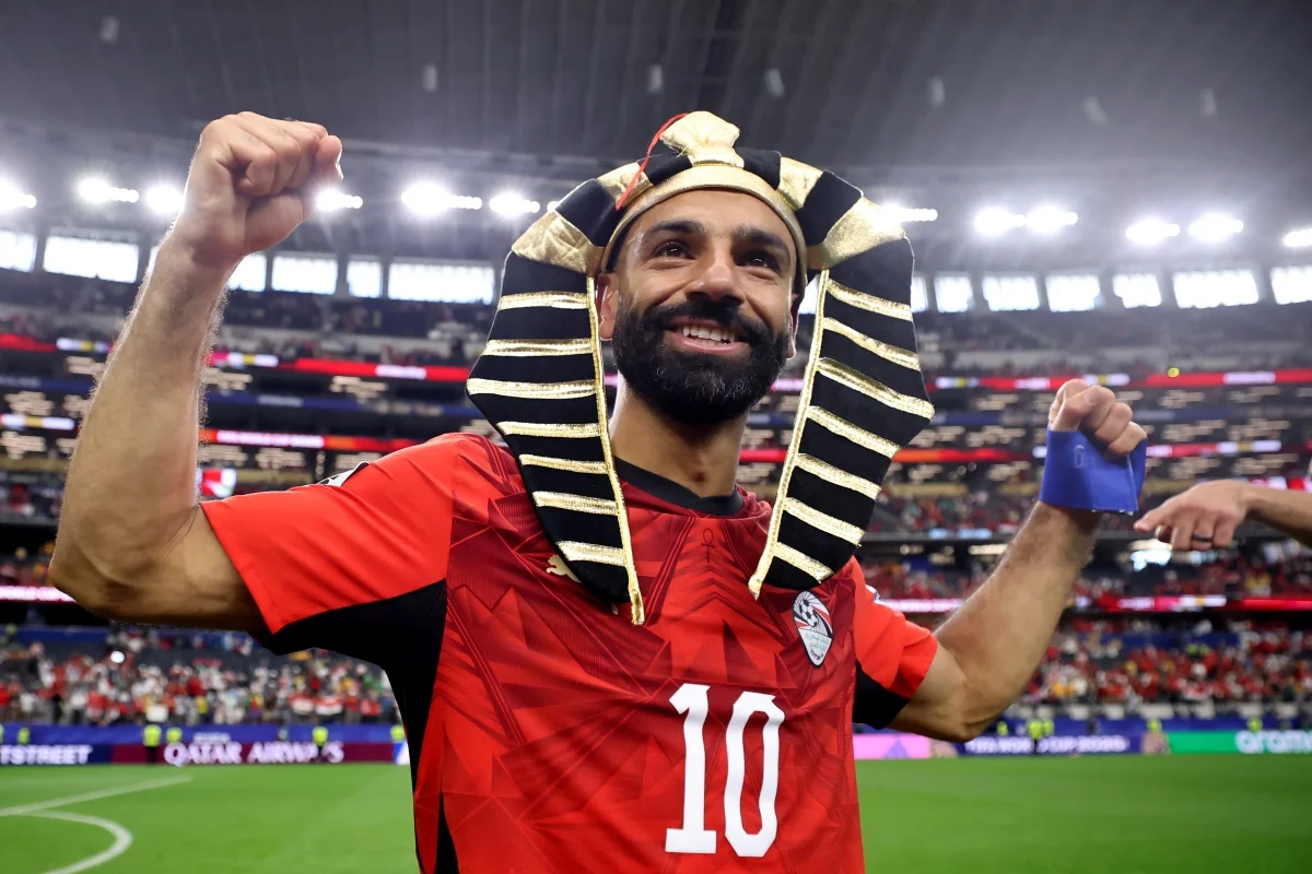 Salah fecha com clube turco e assinará contrato na quinta, diz jornal