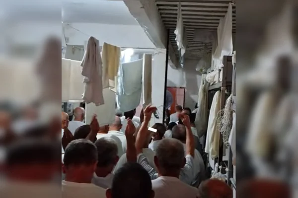 Defesa de Bolsonaro cita “situação precária” da Papuda: “Risco à vida”