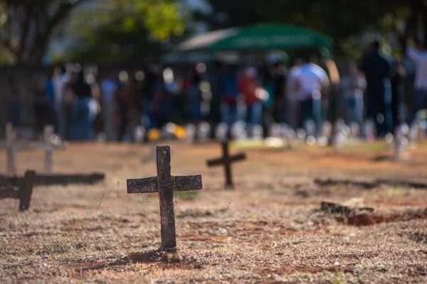 Enterro maria firmo avó de Michelle bolsonaro em taguatinga df