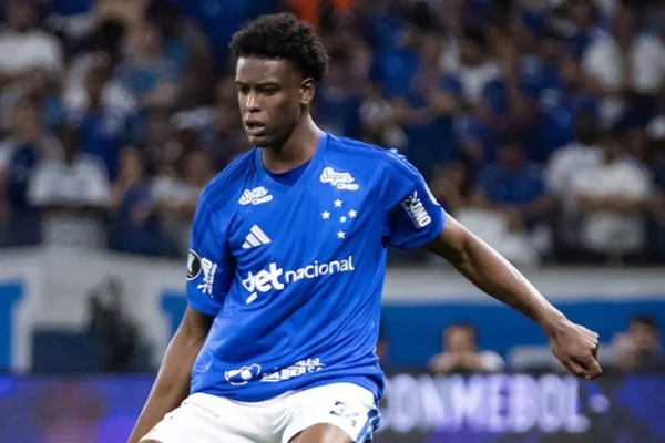 Cruzeiro confirma lesão de Jonathan Jesus após deixar campo em clássico