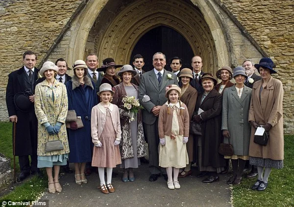 Antes tarde do que nunca: Downton Abbey vai ter casal de felizes para sempre