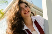 Natthália Gonçalves posa sorridente Natthália Gonçalves posa sorridente