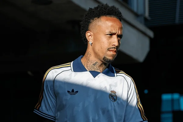 Éder Militão voltou a ser relacionado pelo Real Madrid