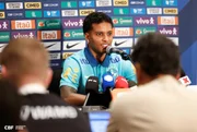Rodrygo em coletiva de imprensa
