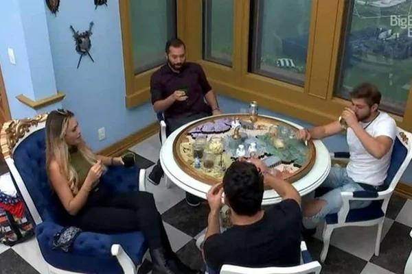 Sarah, Gil, Caio e Rodolffo