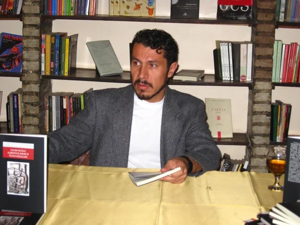 Morde e assopra. Chefe de gabinete de Rollemberg anuncia pelo Facebook sua saída entre elogios e críticas