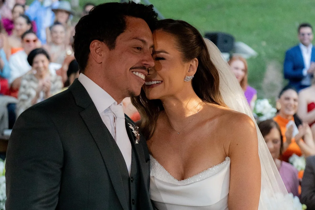 Renato Albani e Juju são clicados durante o casamento Renato Albani e Juju são clicados durante o casamento