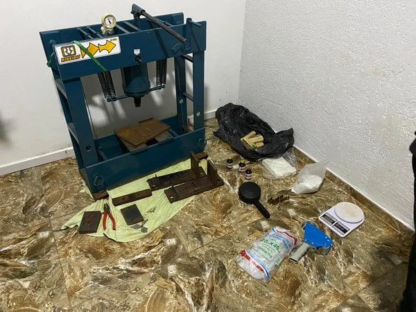 Comboio do cão: PCDF apreende armas, colete balístico da PM e R$ 36 mil