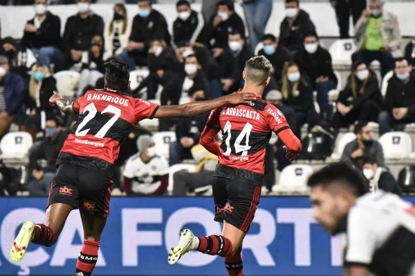 Flamengo pode ser punido na Libertadores por apelidos e hidratação