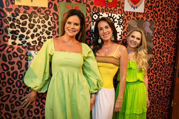 Ana Valadão inaugura loja com Claudia Salomão e Andréa Cabrera