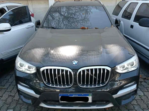 BMW apreendida com bandidos do Rio