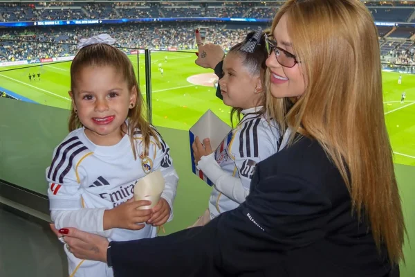 Filha de Virginia se revolta após Vini Jr. ser derrubado em campo - Metrópoles