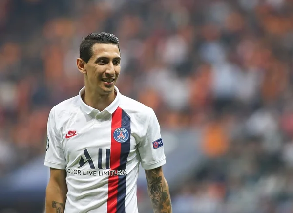 Sem Neymar e Cavani, PSG goleia Nice e dispara na liderança