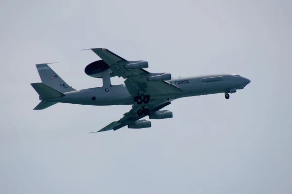 Como funciona o E-3 Sentry, avião espião dos EUA destruído pelo Irã