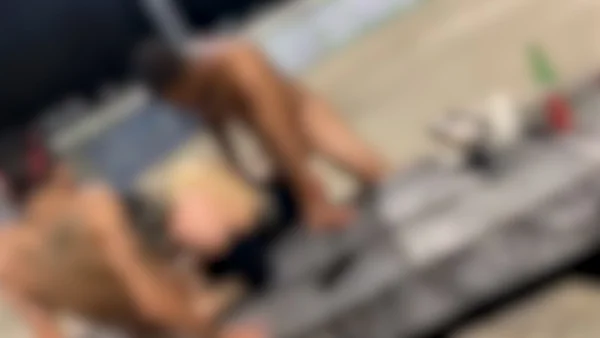 Vídeo: trio é flagrado fazendo sexo em público, em praia de Fortaleza