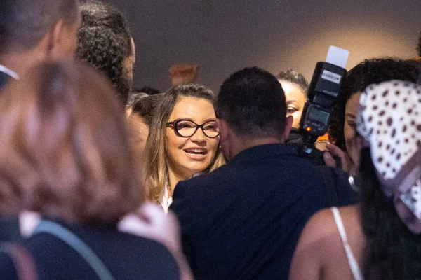 Janja faz encontro com mulheres evangélicas na terra de Michelle
