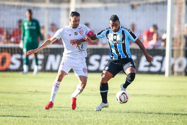 Grêmio empata sem gols com São Luiz e perde o 100% no Gauchão