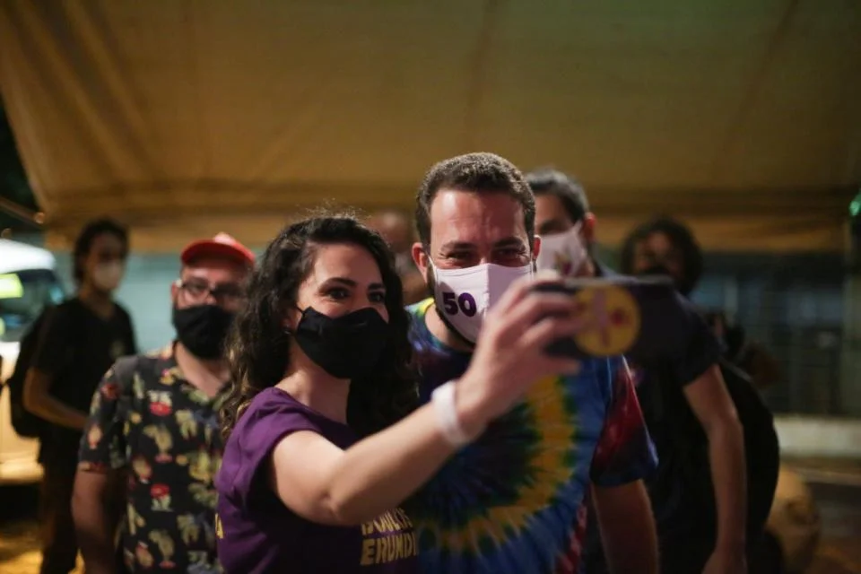 Em evento no Teatro Oficina, Boulos recebe apoio de artistas em São Paulo Em evento no Teatro Oficina, Boulos recebe apoio de artistas em São Paulo