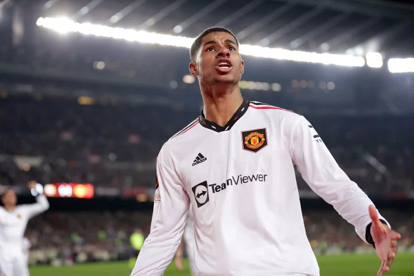 Barcelona e United empatam em jogo eletrizante pela Liga Europa