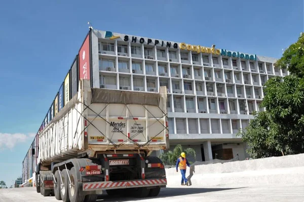 Novacap realiza teste de resistência em viadutos perto da Rodoviária do Plano