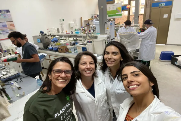 Após câncer, professora da UnB lidera pesquisa sobre maconha medicinal