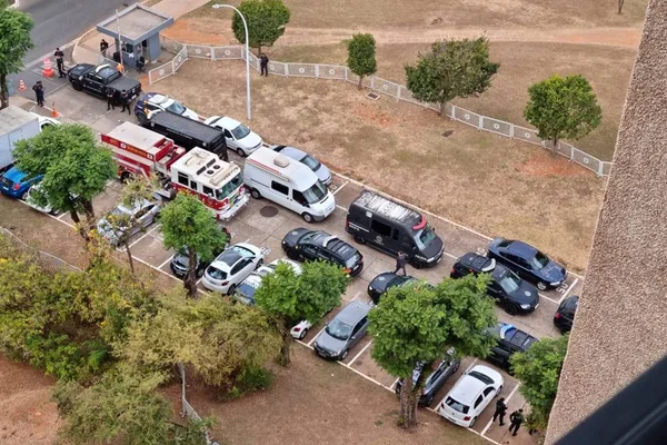 Mulher armada no estacionamento do Palácio do Buriti mobiliza forças policias do DF - Metrópoles