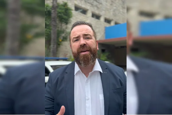Polícia apura denúncia de agressão e estelionato amoroso contra Leniel Borel