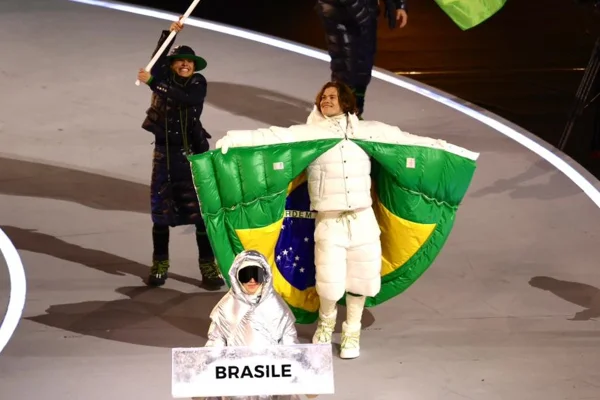 Jogos de Inverno: Lucas Pinheiro e Rebeca Andrade brilham em abertura