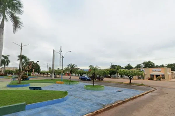 Praça da cidade Curvelândia, no Mato Grosso - Metrópoles