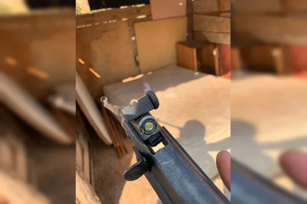 Pedreiro discorda de valor do serviço e mata patrão com tiro de espingarda