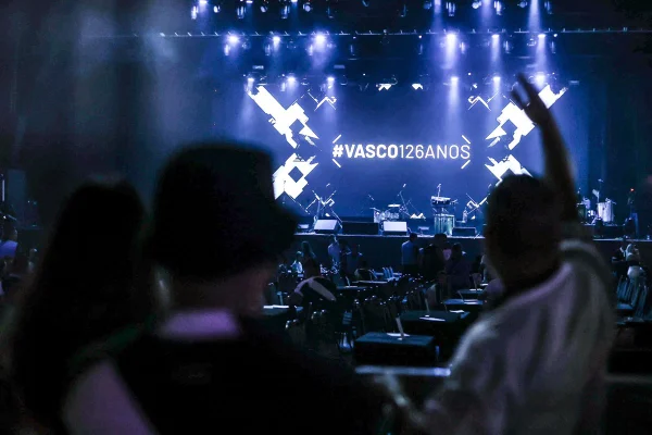 Imagem colorida de festa do Vasco da Gama onde joga Léo Pelé - Metrópoles